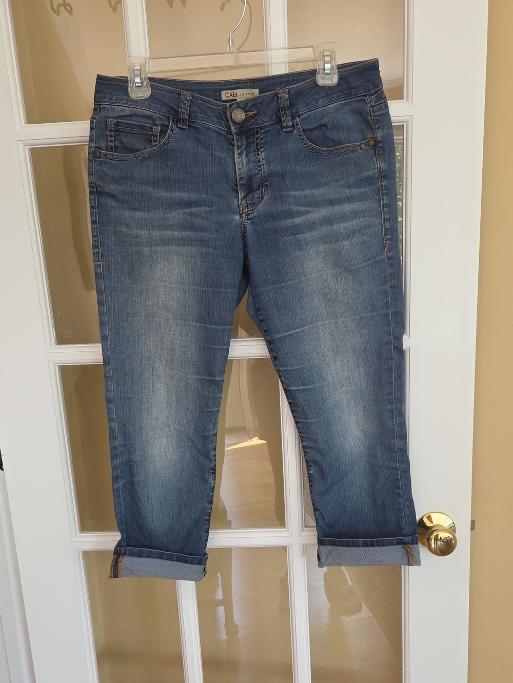 CAbi Denim Cropped Ankle Jeans in Mid Blue Size: 6